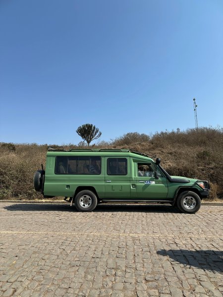 Landcruiser Toursim Van